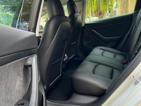 Used 2022 Tesla Model 3 image 10