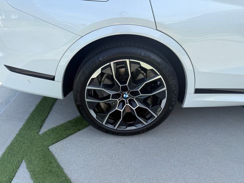 Used 2026 BMW X7 xDrive40i w/ Executive Package image 13