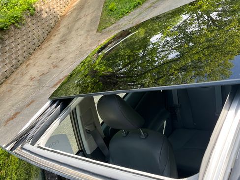 Used 2010 Toyota Prius Five FWD image 19