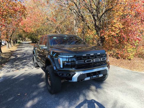 Used 2024 Ford F150 Raptor image 11