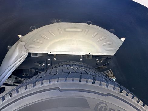 Used 2022 Ford F450 Platinum w/ FX4 Off-Road Package image 4