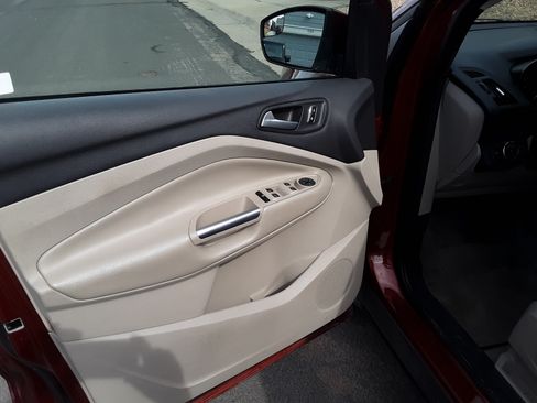 Used 2014 Ford Escape SE image 9