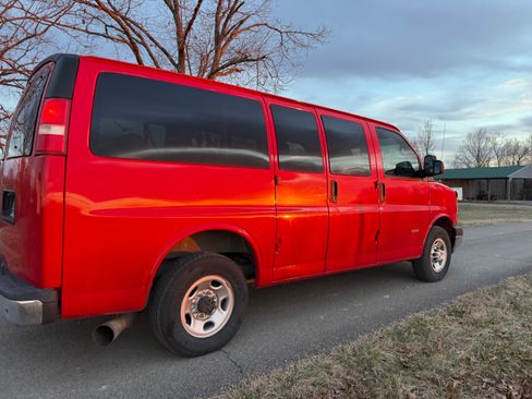 Used 2014 Chevrolet Express 3500 LS w/ Cold Climate Package image 5