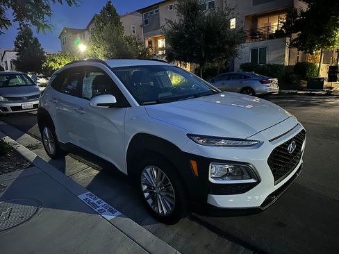Used 2018 Hyundai Kona SEL image 11