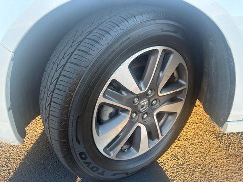 Used 2015 Honda Odyssey Touring Elite image 25