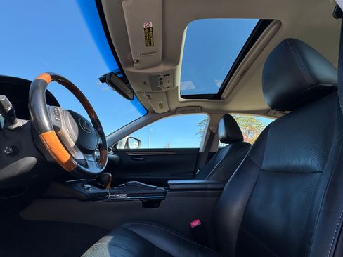 Used 2014 Lexus ES 300h image 29