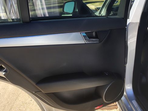 Used 2008 Mercedes-Benz C 300 Sedan image 9