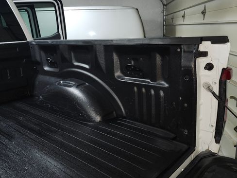 Used 2023 Ford F150 Lightning XLT image 9