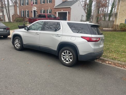 Used 2019 Chevrolet Traverse LS image 4