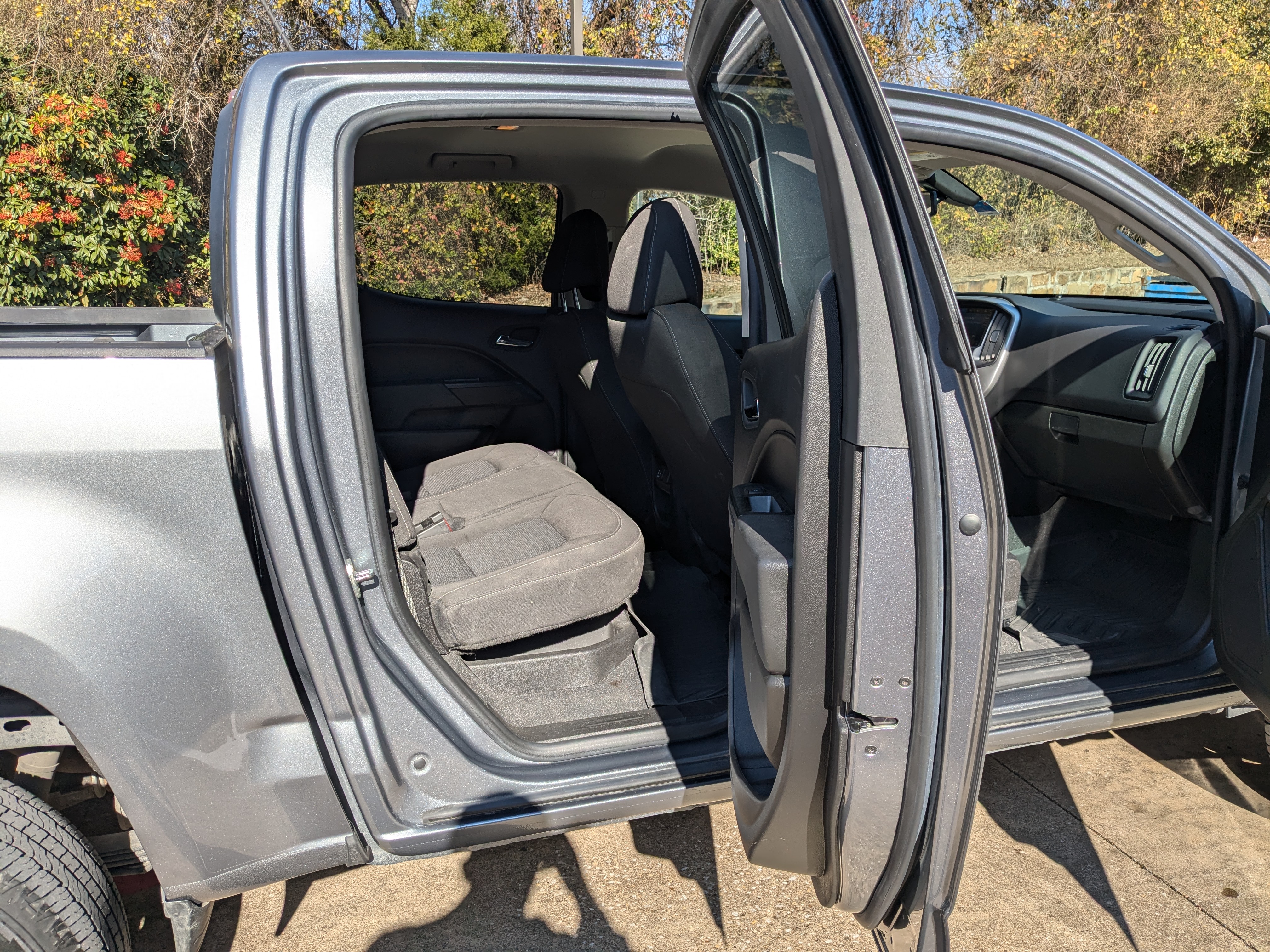 Used 2021 Chevrolet Colorado LT w/ LT Convenience Package RWD image 11