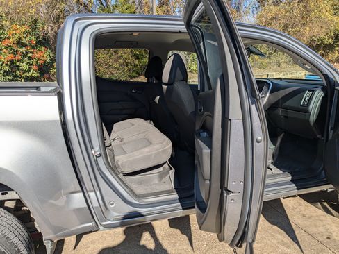 Used 2021 Chevrolet Colorado LT w/ LT Convenience Package image 11