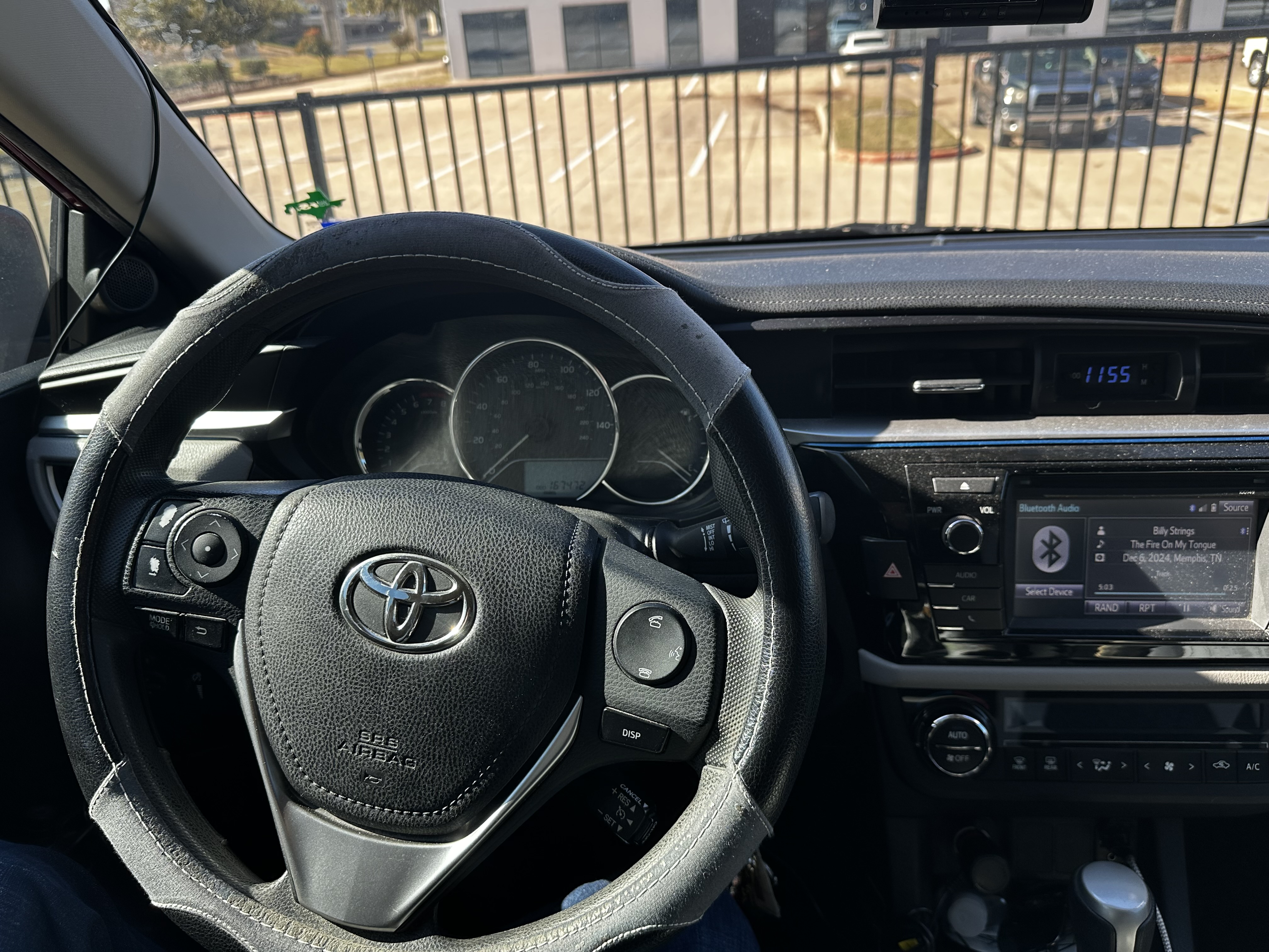 Used 2014 Toyota Corolla LE FWD image 11