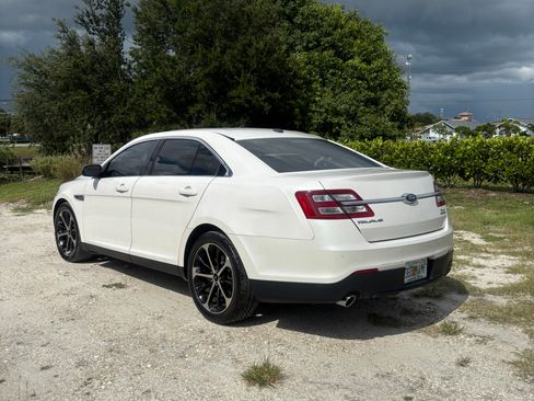 Used 2014 Ford Taurus SEL w/ Equipment Group 201A FWD image 4
