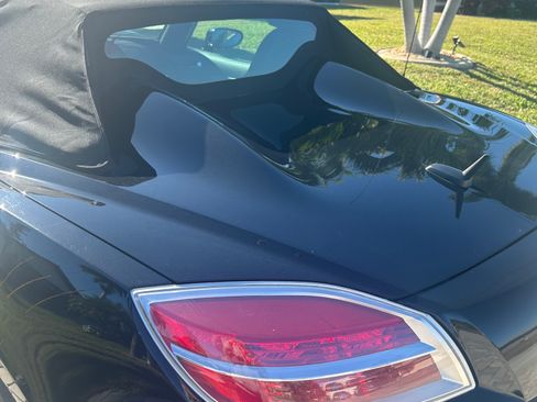 Used 2007 Saturn Sky w/ Premium Trim Pkg image 2