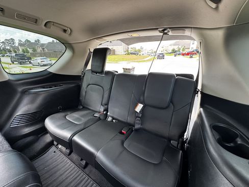 Used 2018 INFINITI QX80 Sport Utility 4D w/ Deluxe Technology Package image 12