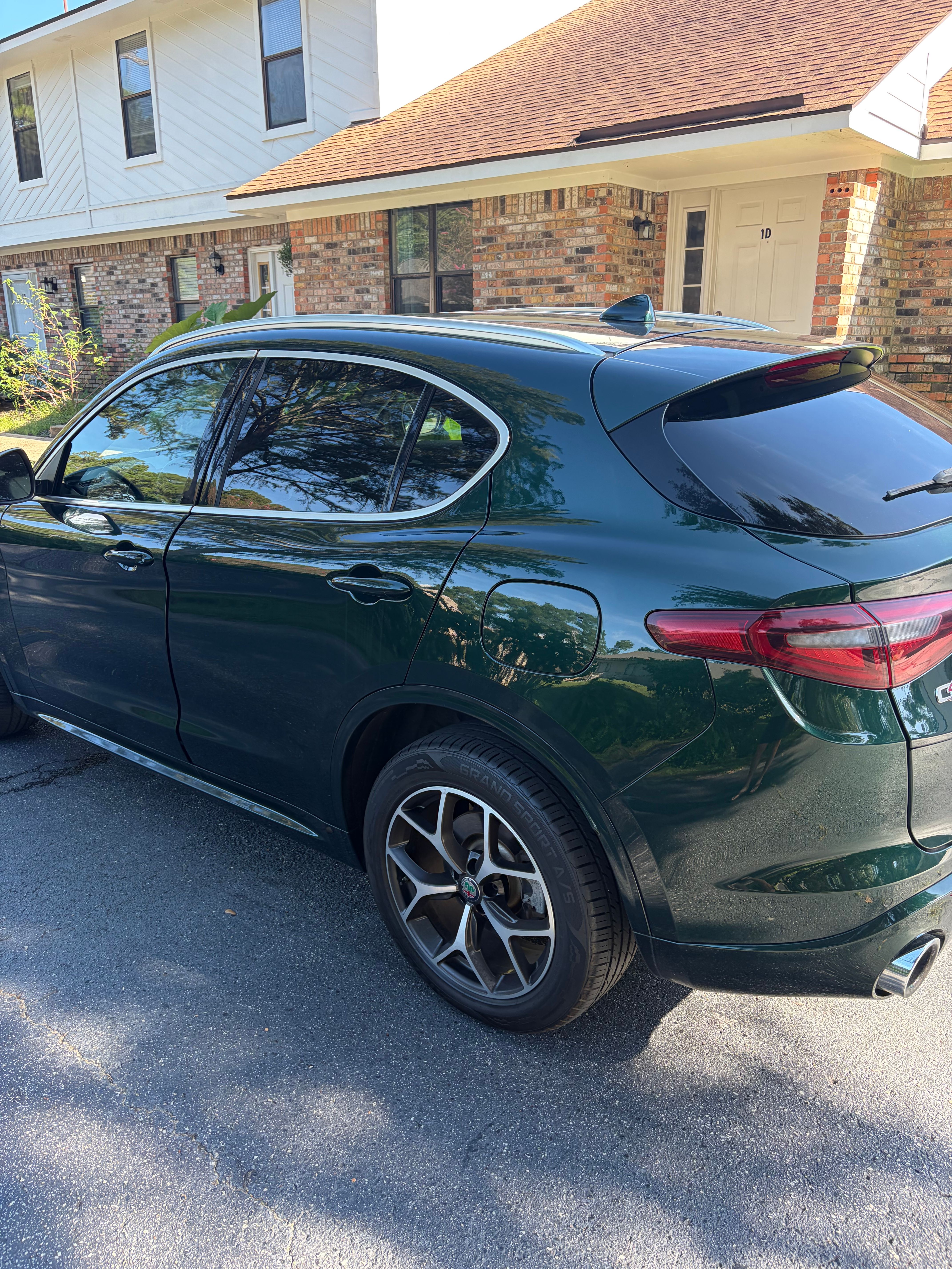 Used 2020 Alfa Romeo Stelvio Ti AWD/4WD image 15