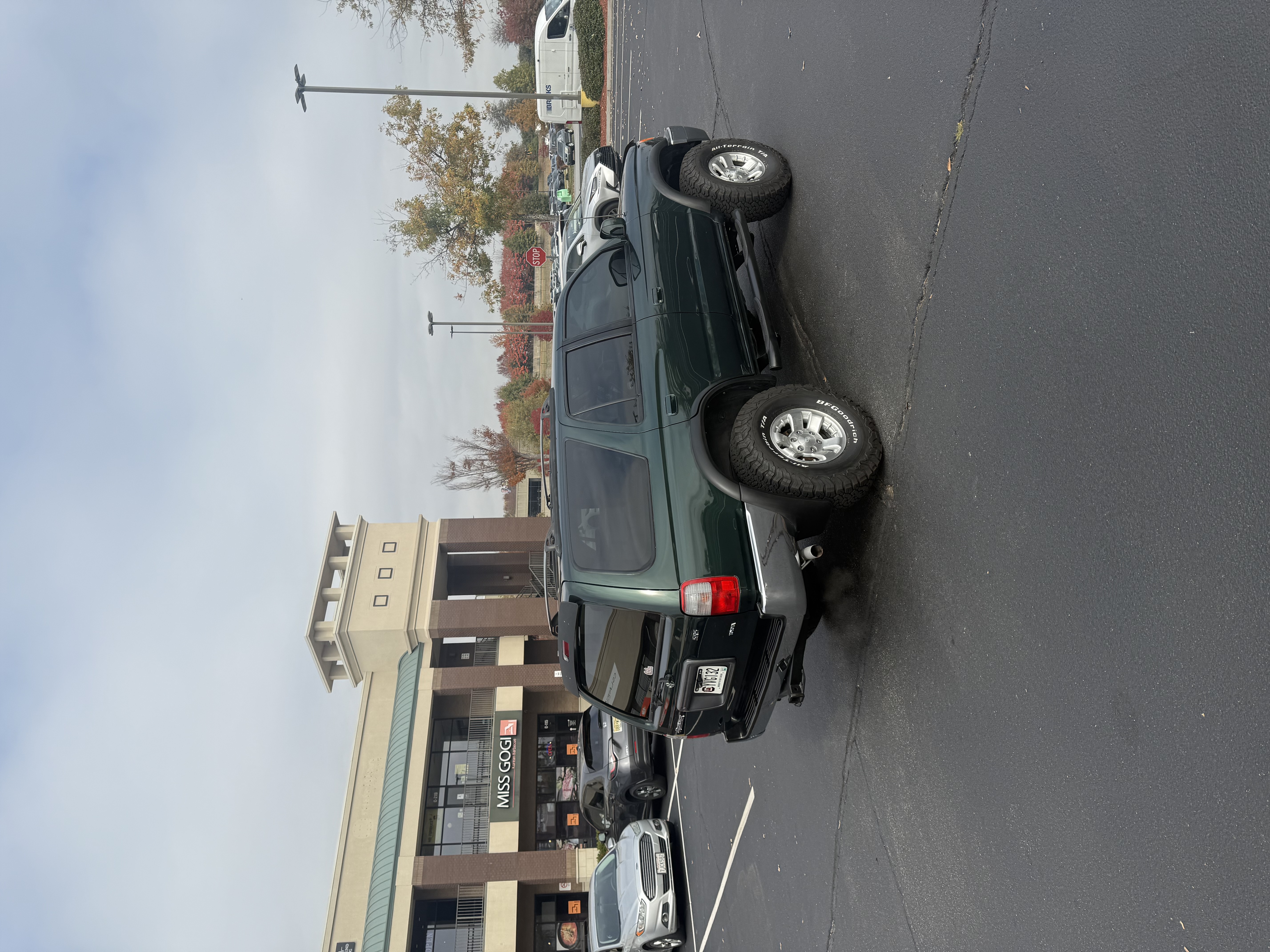 Used 2000 Toyota 4Runner SR5 RWD image 8
