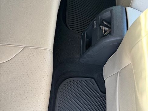 Used 2017 Volkswagen Jetta SE image 11