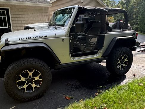 Used 2008 Jeep Wrangler Rubicon w/ Dual Top Group AWD/4WD image 2