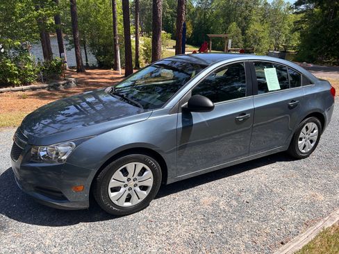 Used 2012 Chevrolet Cruze LS w/ Connectivity Package FWD image 1