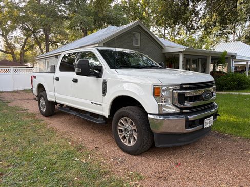 Used 2022 Ford F250 XLT w/ FX4 Off-Road Package AWD/4WD image 1