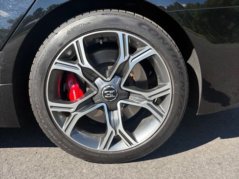 Used 2018 Kia Stinger GT2 AWD/4WD image 11