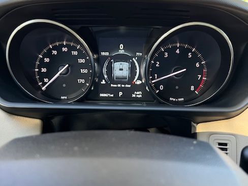 Used 2016 Land Rover Range Rover Sport SE image 9