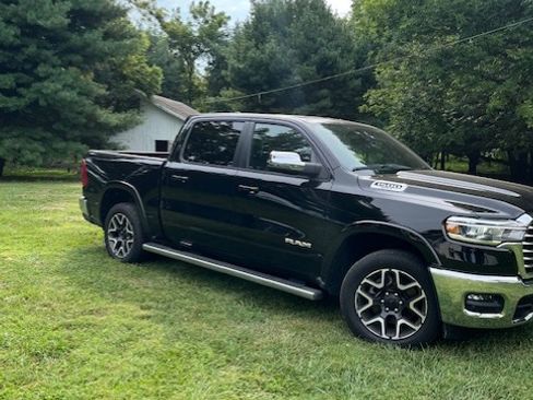 Used 2025 RAM 1500 Laramie image 11