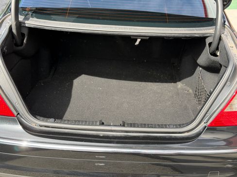 Used 2009 Mercedes-Benz E 350 Sedan image 28