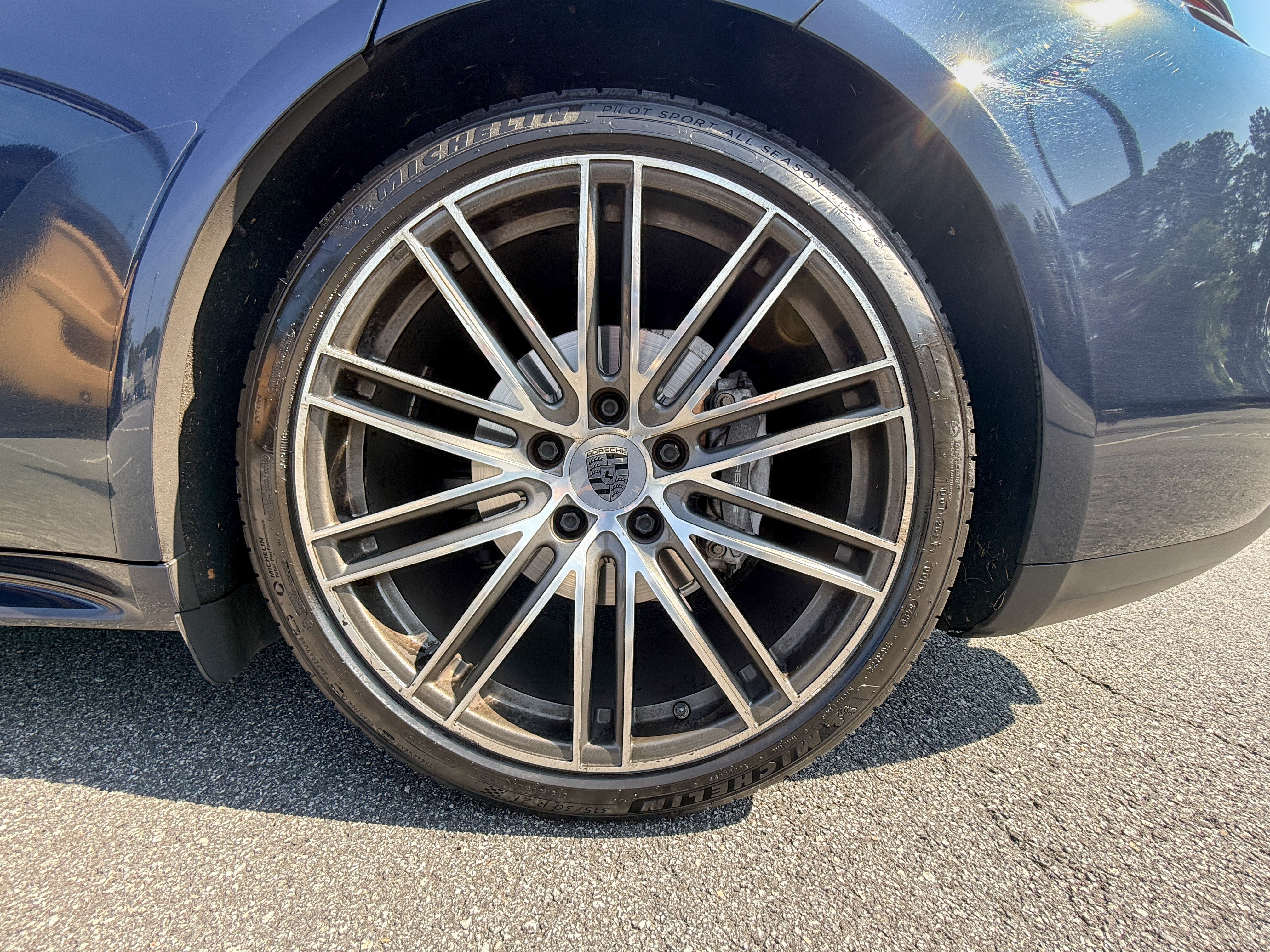 Used 2018 Porsche Panamera image 17