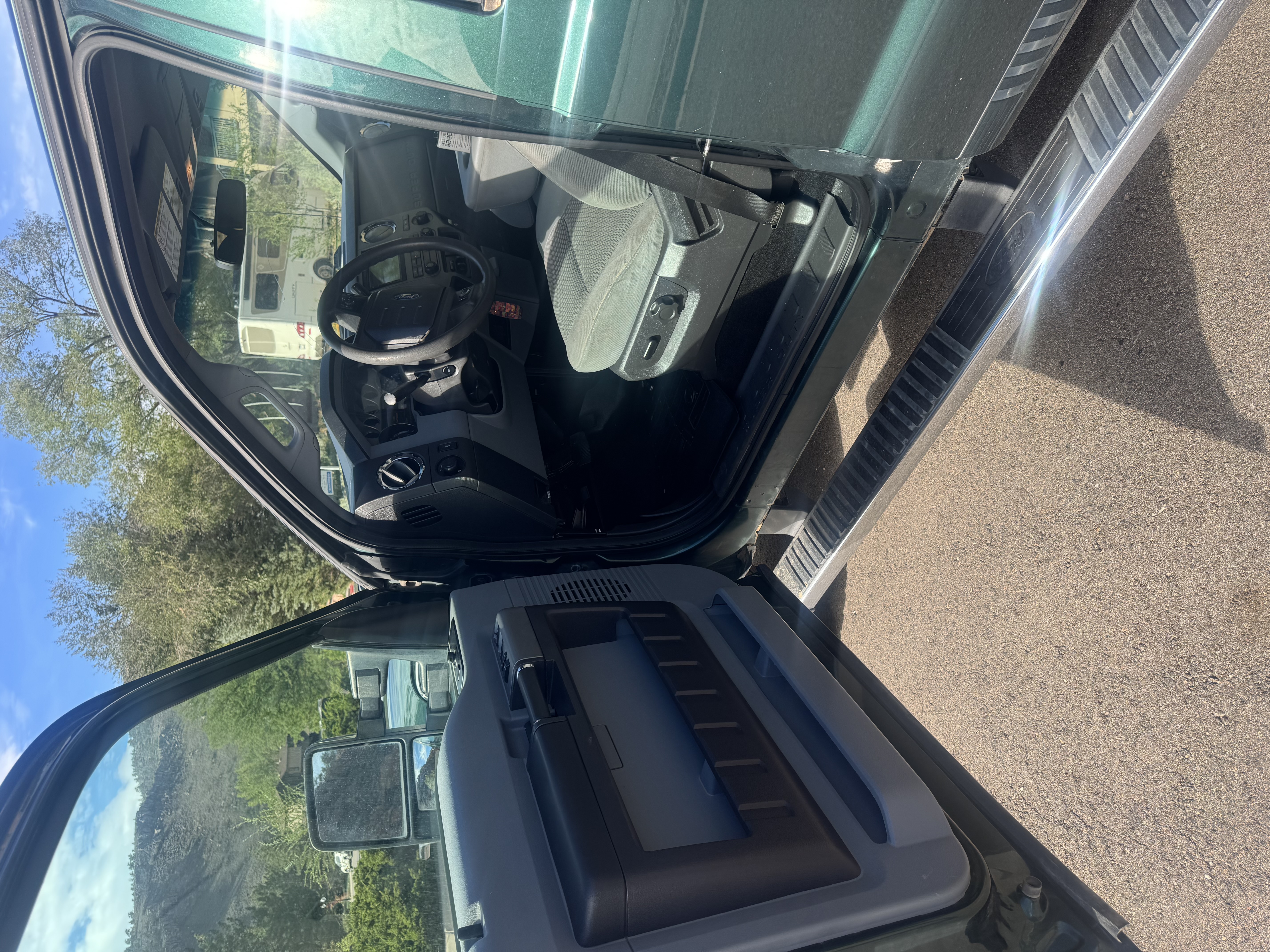 Used 2011 Ford F250 XLT w/ XLT Premium Pkg AWD/4WD image 13