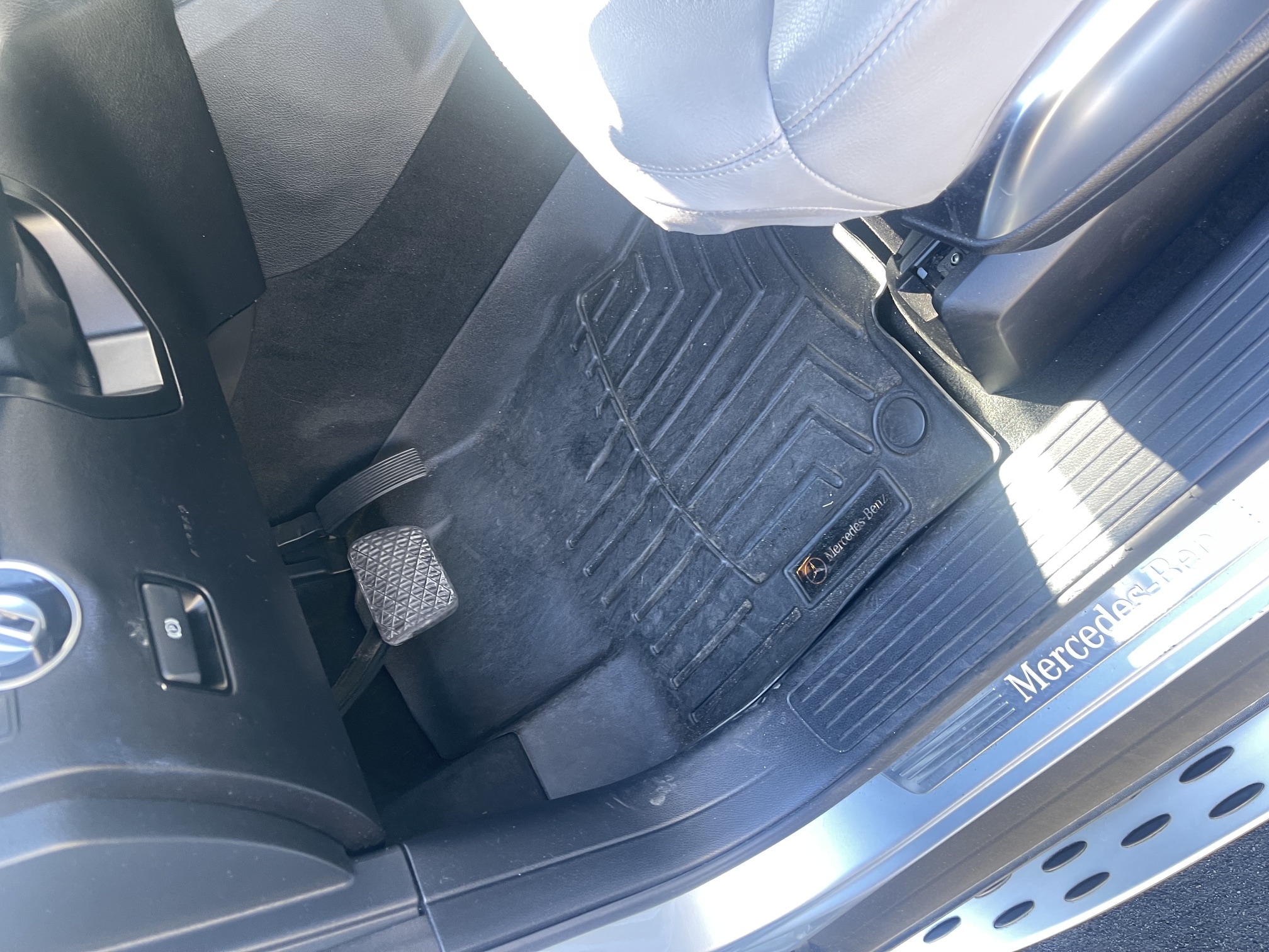 Used 2015 Mercedes-Benz GL 550 4MATIC image 14