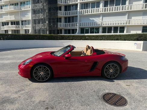 Used 2017 Porsche 718 Boxster S RWD image 6