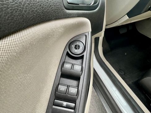 Used 2015 Ford Focus SE image 12