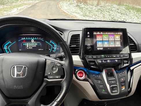 Used 2018 Honda Odyssey Elite image 11