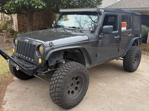 Used 2010 Jeep Wrangler Unlimited Sport image 4