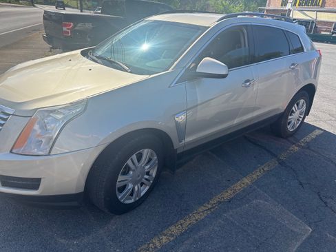 Used 2015 Cadillac SRX FWD image 4