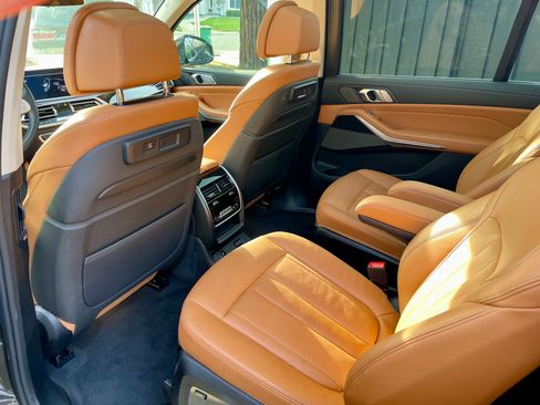 Used 2020 BMW X7 xDrive50i w/ Off-Road Package image 15