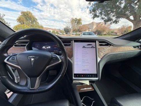 Used 2018 Tesla Model S 75D image 9