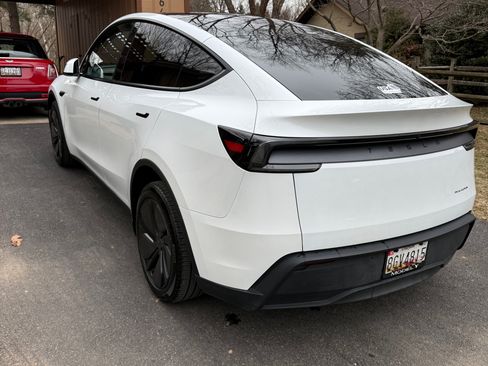 Used 2026 Tesla Model Y Long Range image 6