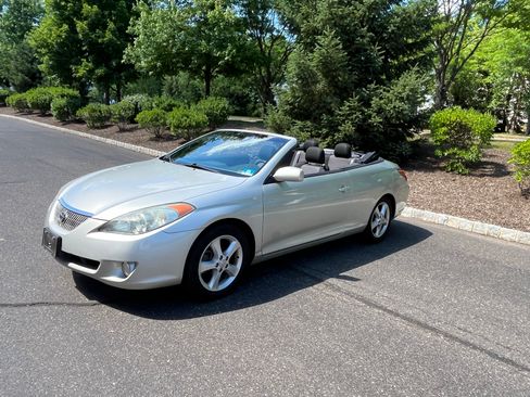 Used 2006 Toyota Solara SE FWD image 1