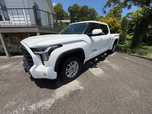 Used 2022 Toyota Tundra SR5 w/ SR5 Premium Package AWD/4WD image 2