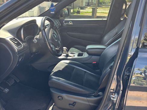 Used 2018 Jeep Grand Cherokee Altitude image 9