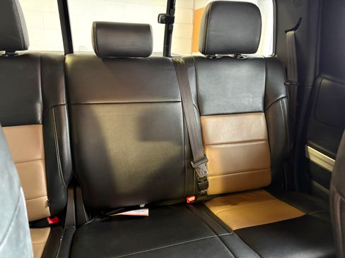 Used 2014 Toyota Tundra SR5 w/ SR5 Upgrade Package image 9