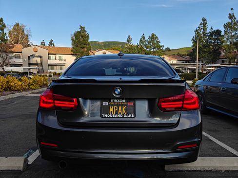 Used 2016 BMW 320i Sedan RWD image 10