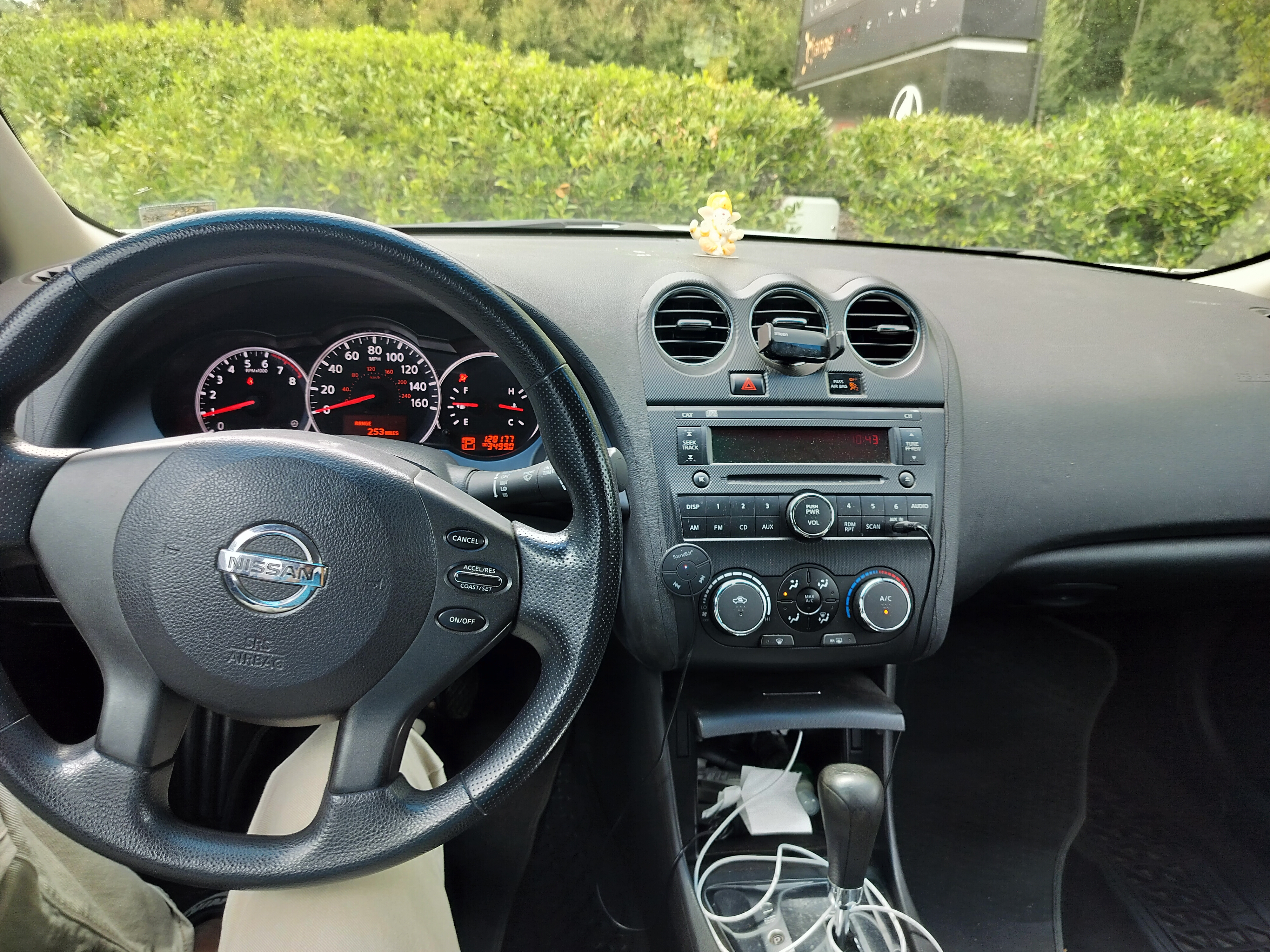 Used 2011 Nissan Altima 2.5 S FWD image 6