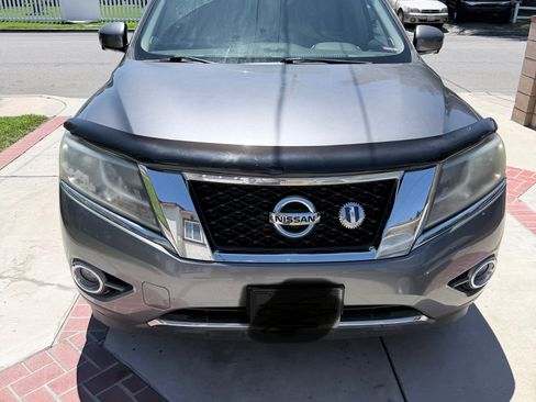 Used 2015 Nissan Pathfinder Platinum w/ Cargo Package FWD image 1