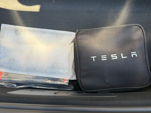 Used 2024 Tesla Model X image 13