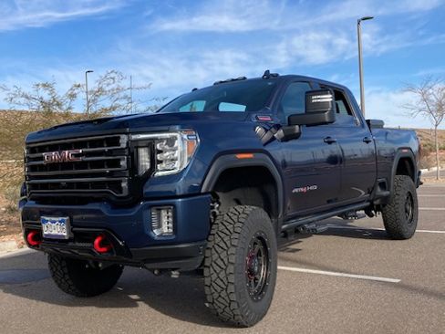Used 2022 GMC Sierra 2500 AT4 w/ AT4 Preferred Package image 2