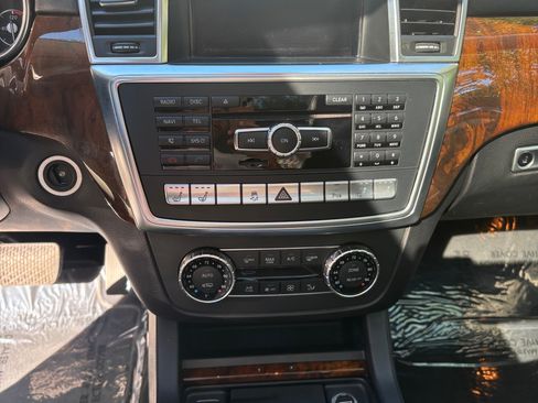 Used 2015 Mercedes-Benz GL 550 4MATIC image 15